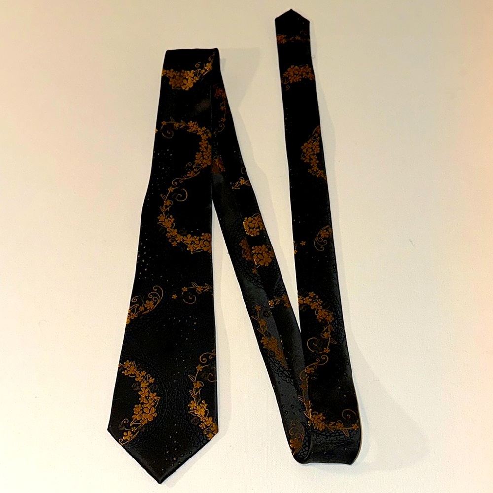 NEW BARRY WANG NECK TIE